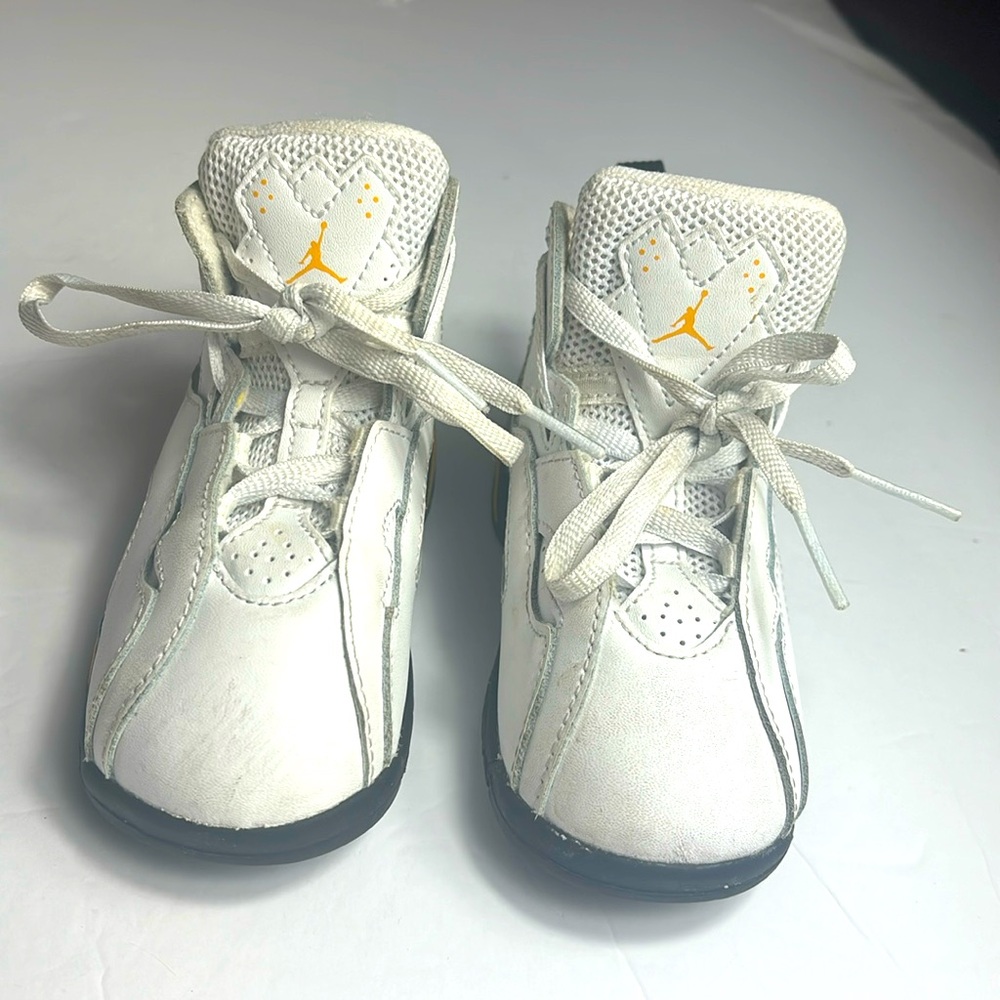 Nike|  Jordan|  Jordan True Flight size 9c(boys) color white.
